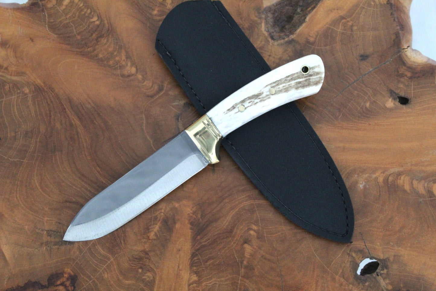 Personalisiertes Jagdmesser Hirschgeweih und Messing Griff (Dh033)
