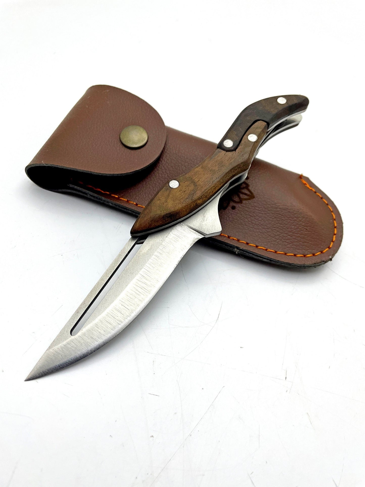 Personalisiertes Handgemachtes Klappmesser mit Lederscheide