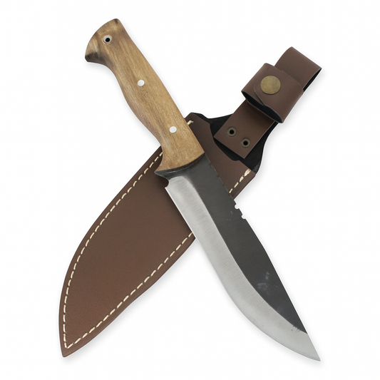 Personalisiertes Jagdmesser mit Lederscheide