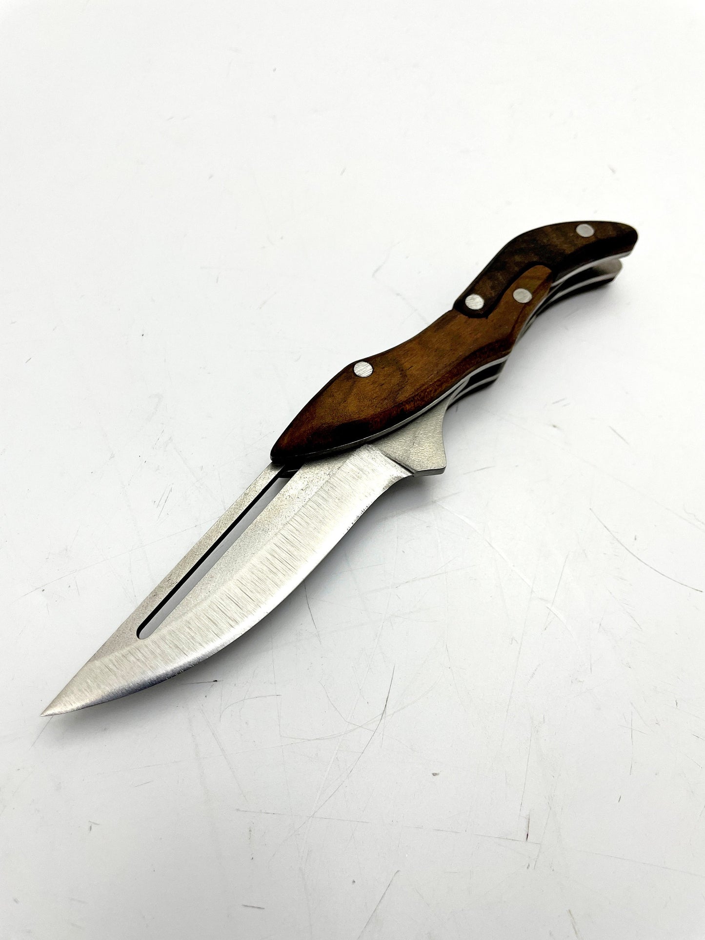 Personalisiertes Handgemachtes Klappmesser mit Lederscheide