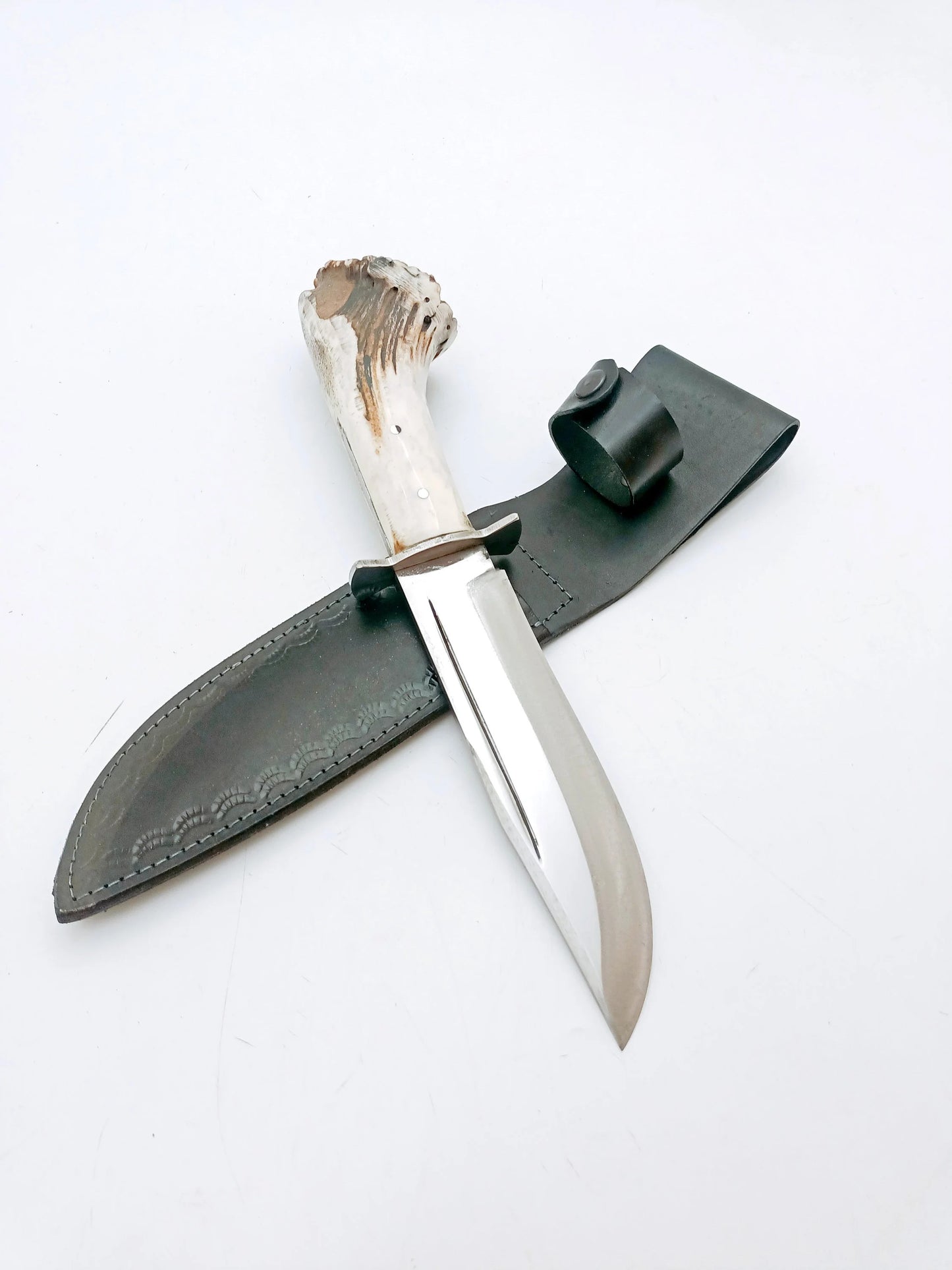 Handgemachtes Survival Jagdmesser mit Hirschgeweih Griff und Lederscheide