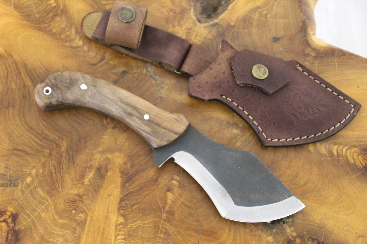 Handgemachtes Walnussholz Tracker Messer mit Scheide
