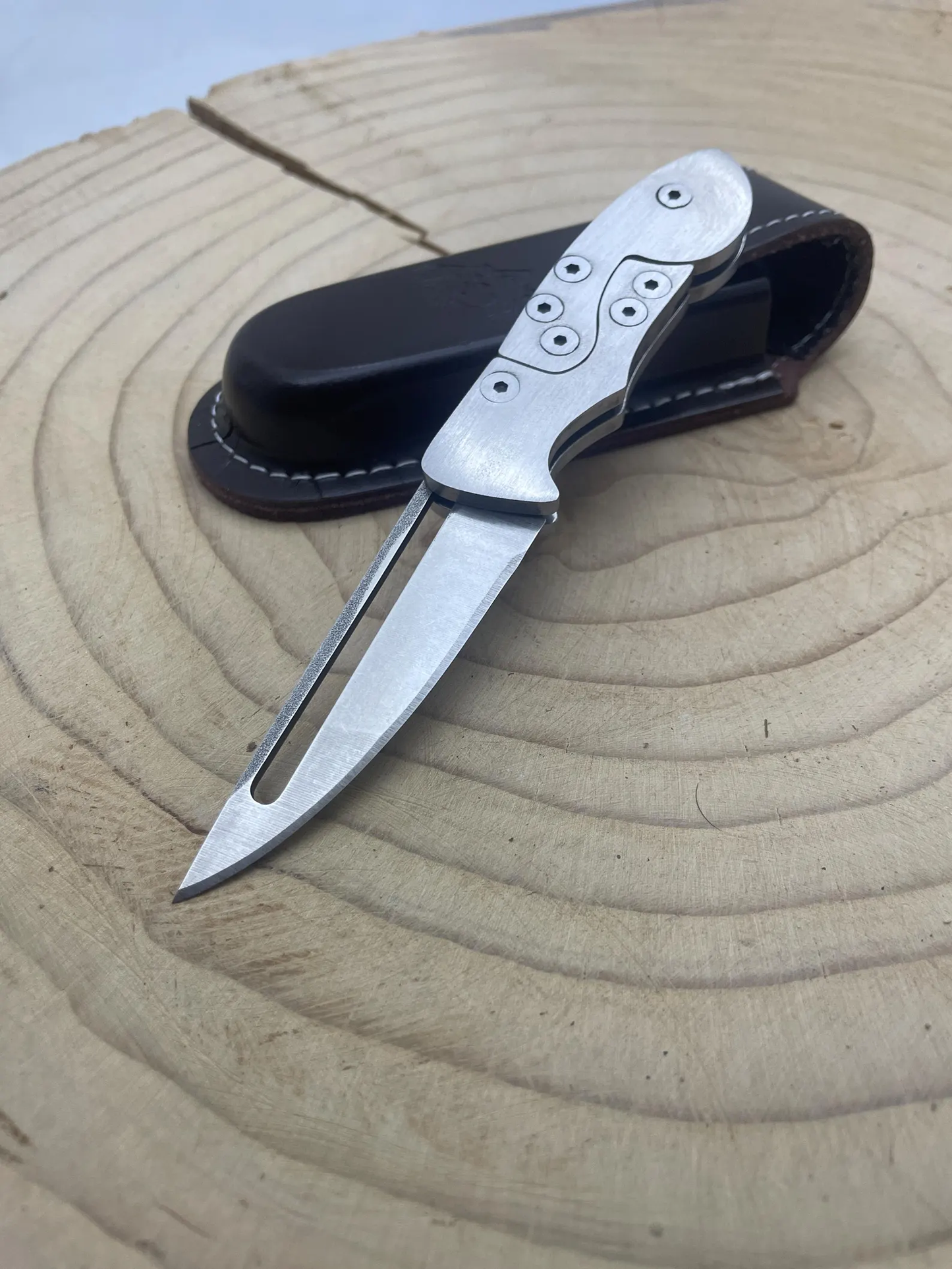 Personalisiertes Taschenmesser mit Scheide