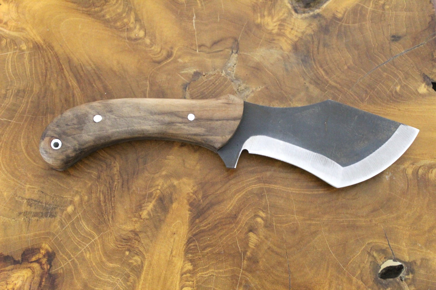 Handgemachtes Walnussholz Tracker Messer mit Scheide
