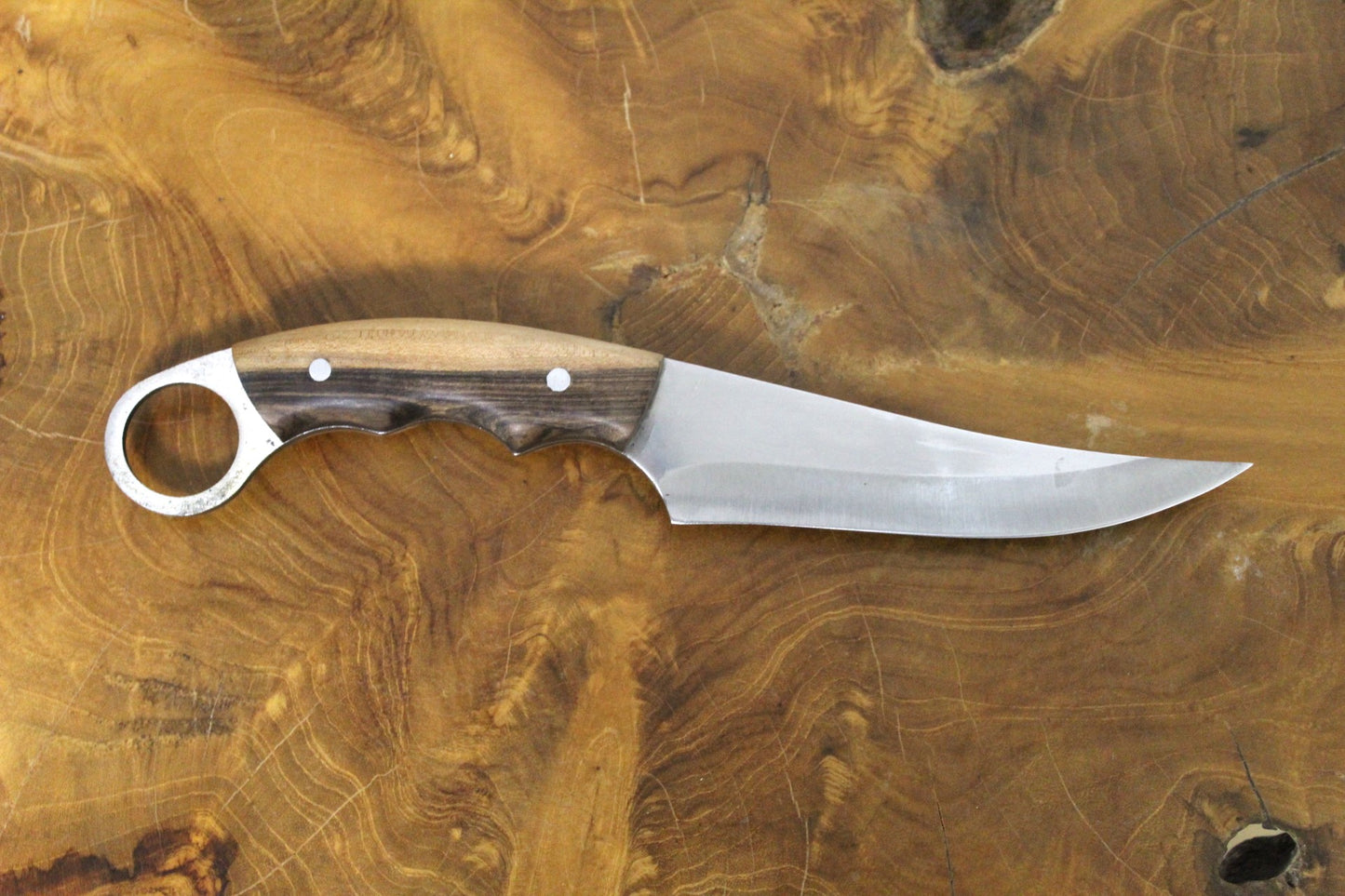Handgefertigtes Bushcraftmesser mit Lederscheide Personalisiert