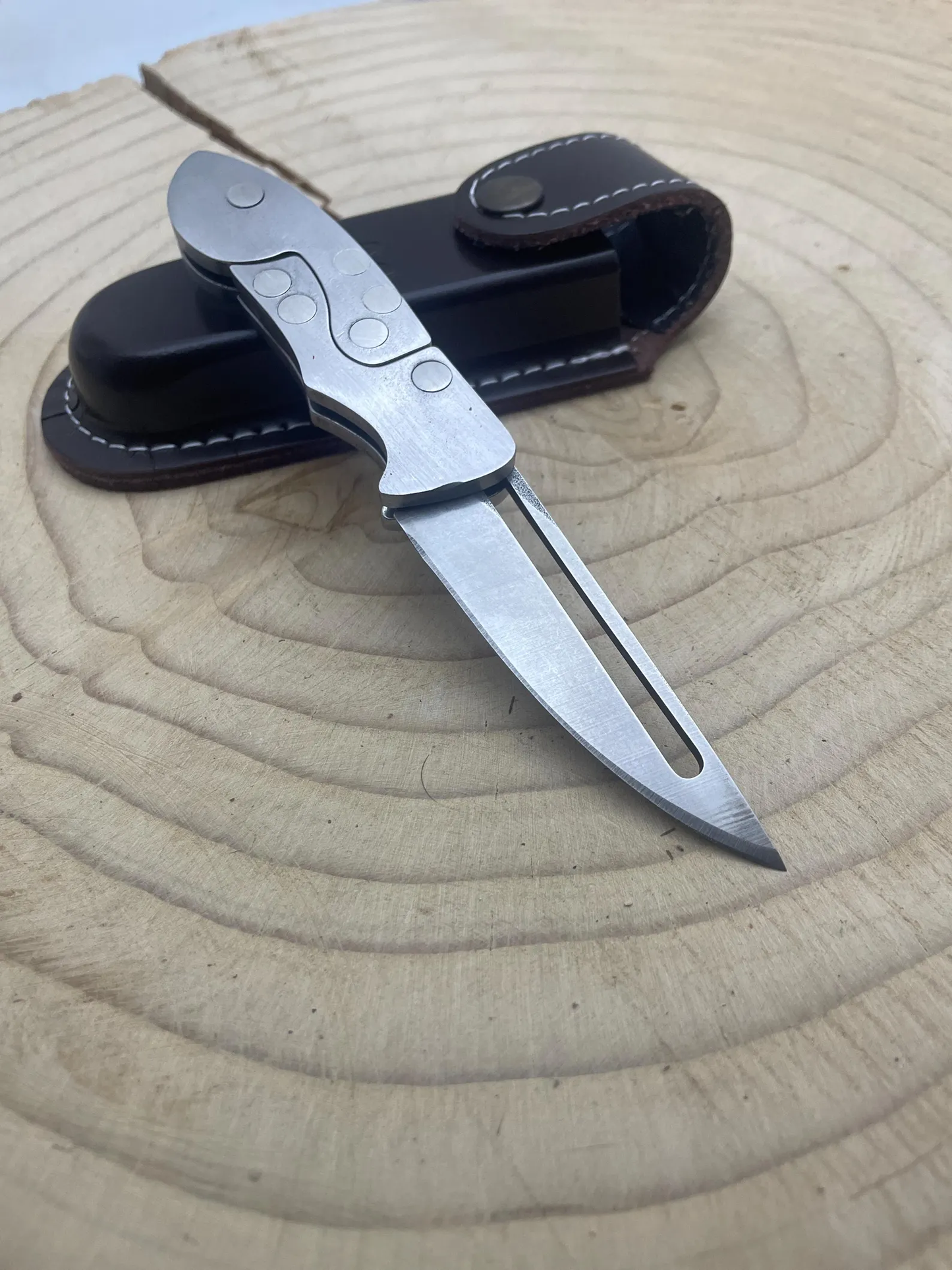 Personalisiertes Taschenmesser mit Scheide