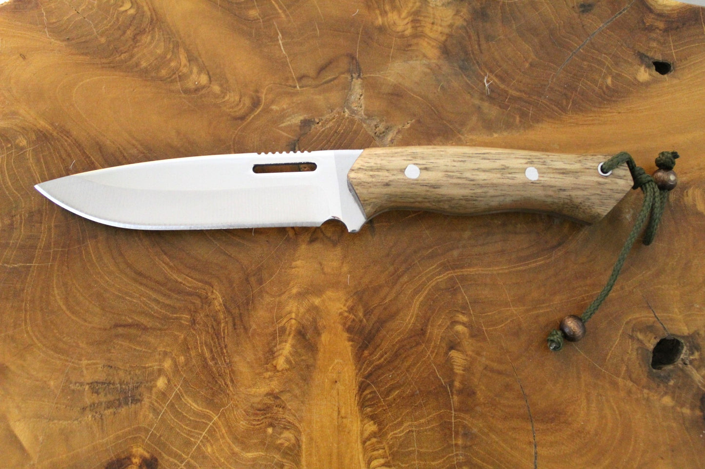 Handgemachtes Jagdmesser Personalisiert mit Lederscheide