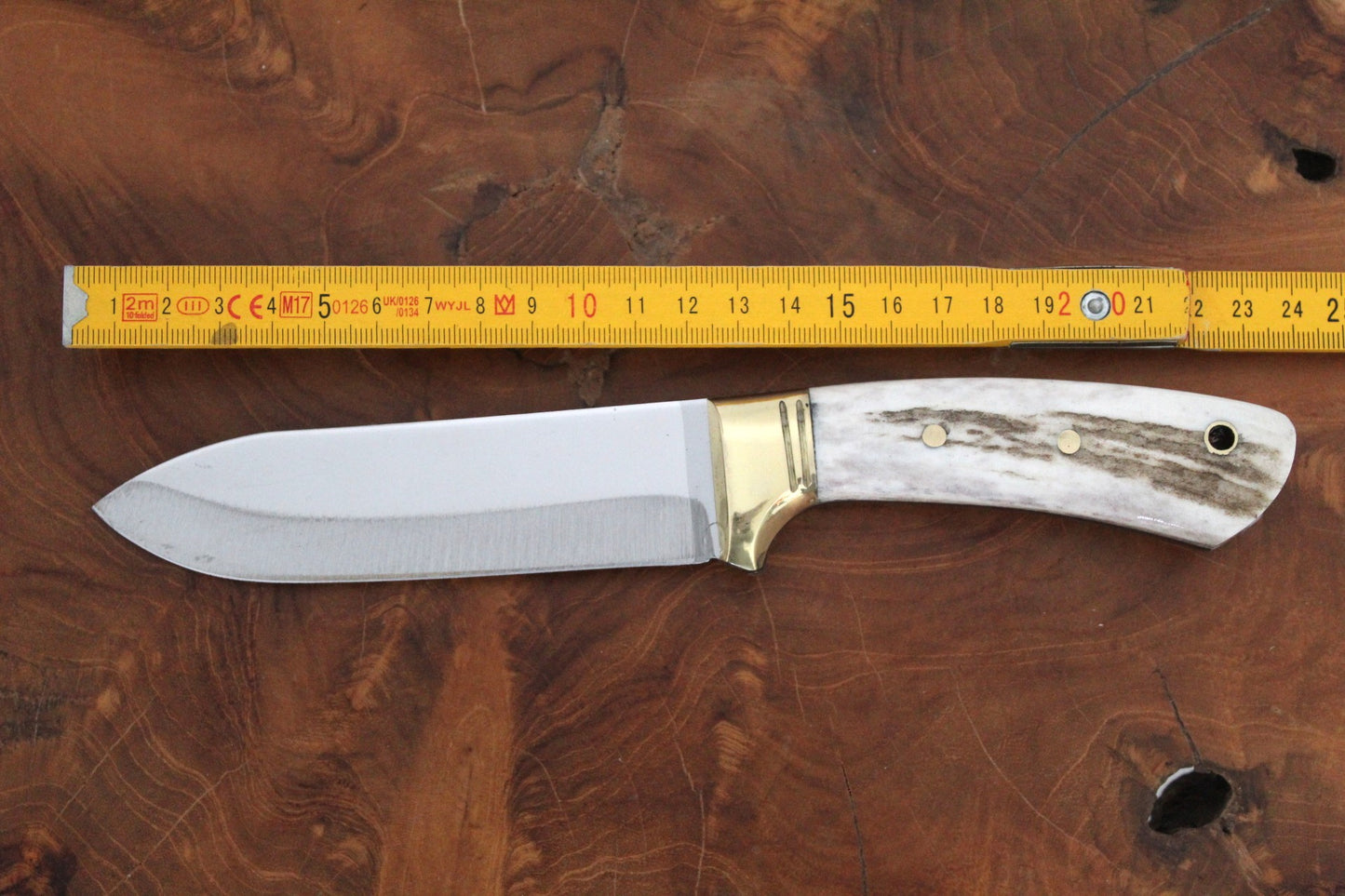 Personalisiertes Jagdmesser Hirschgeweih und Messing Griff (Dh033)