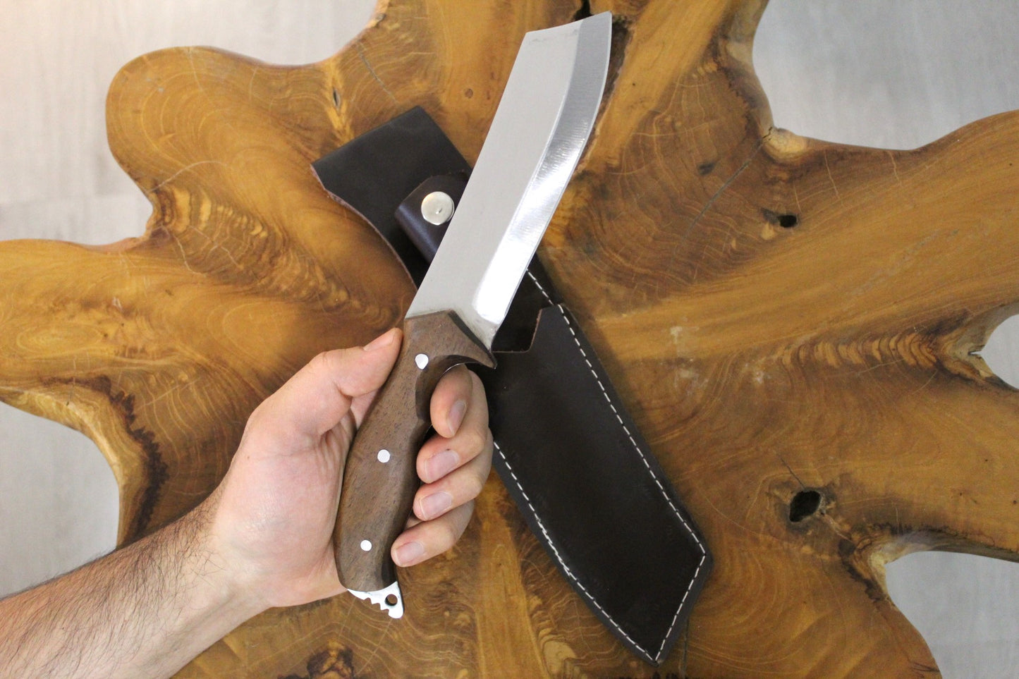 Personalisiertes Tanto Jagdmesser mit Walnussholz Griff