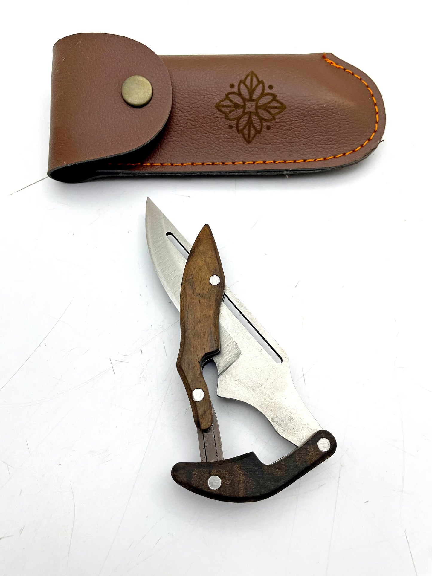 Personalisiertes Handgemachtes Klappmesser mit Lederscheide