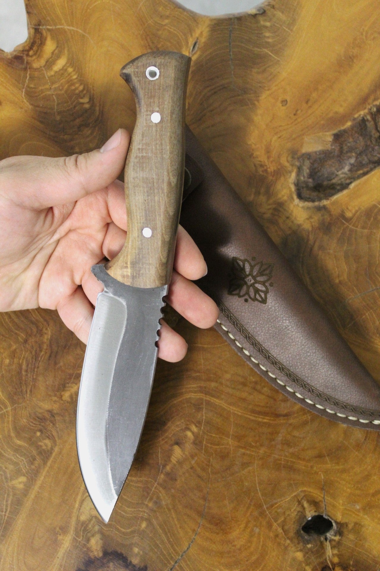 Personalisiertes Wikinger Messer mit Lederscheide