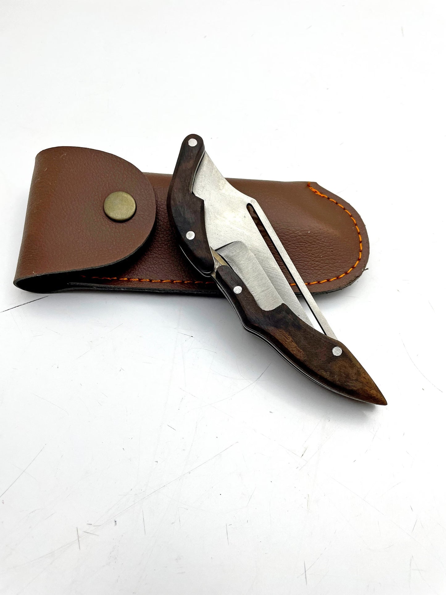 Personalisiertes Handgemachtes Klappmesser mit Lederscheide
