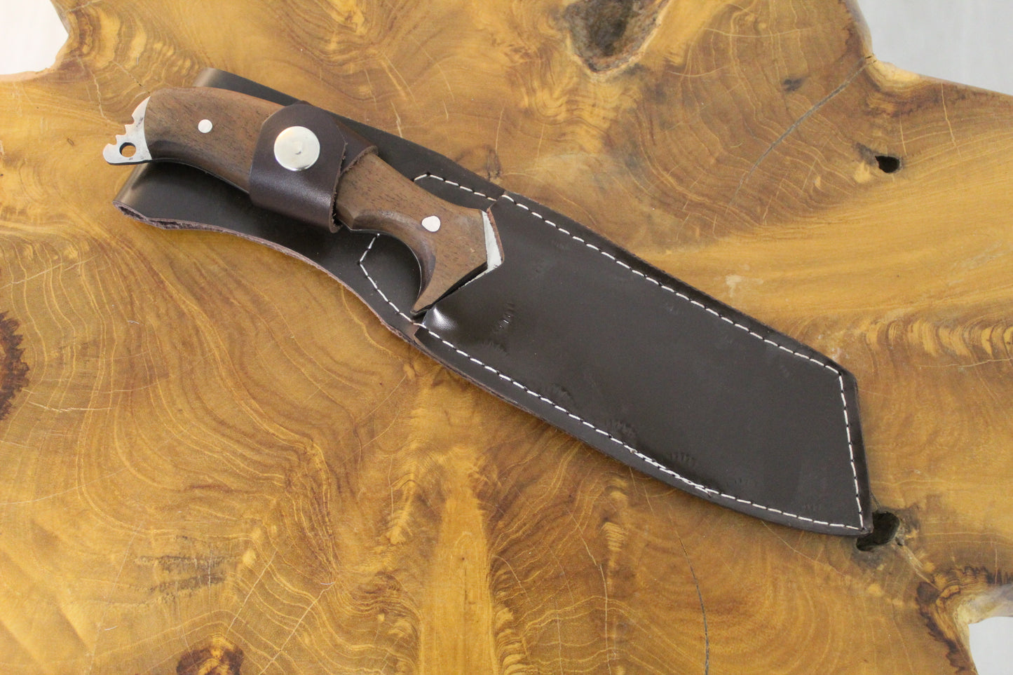 Personalisiertes Tanto Jagdmesser mit Walnussholz Griff