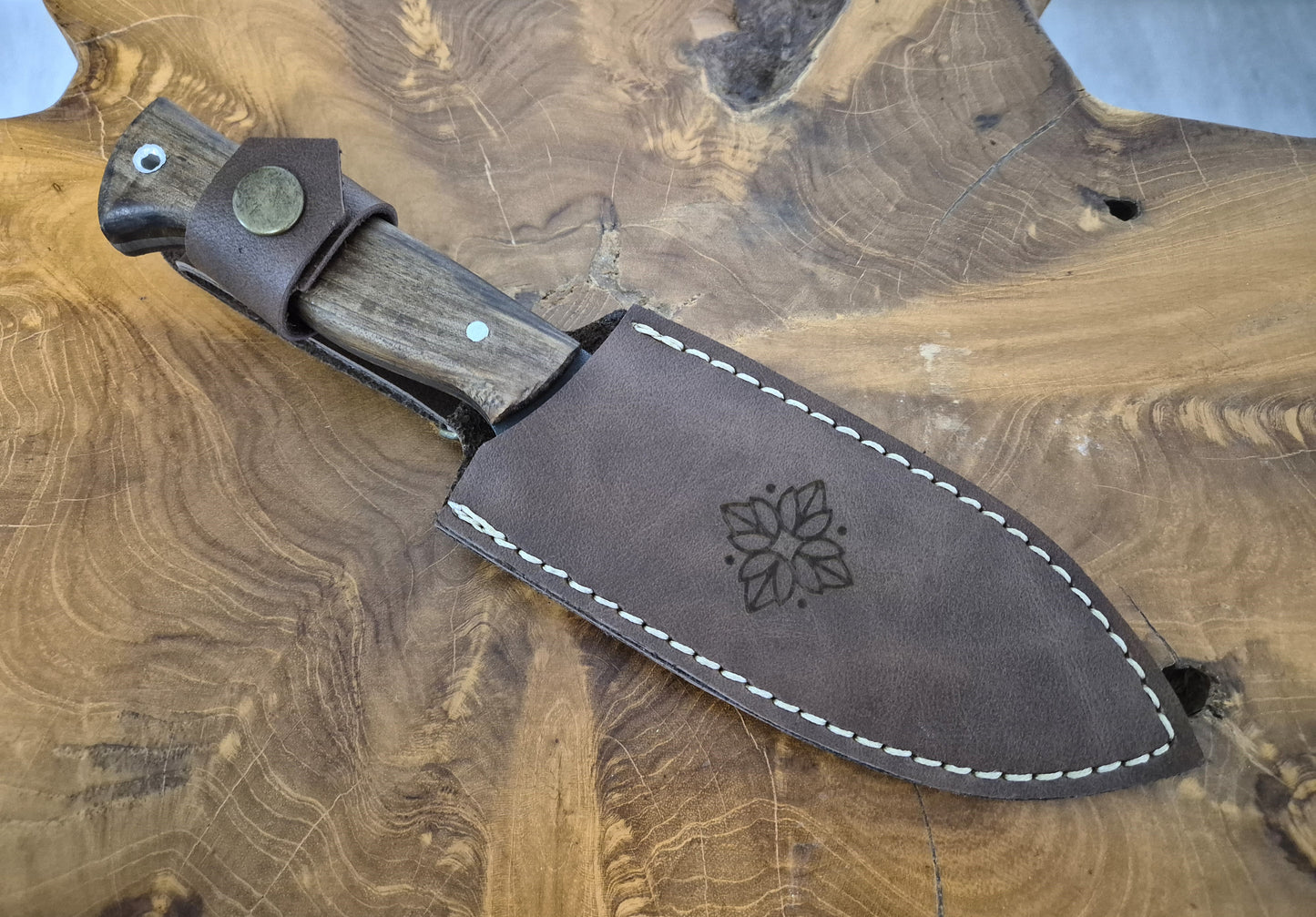 Personalisiertes Nesmuk Messer Handgemacht mit Lederscheide