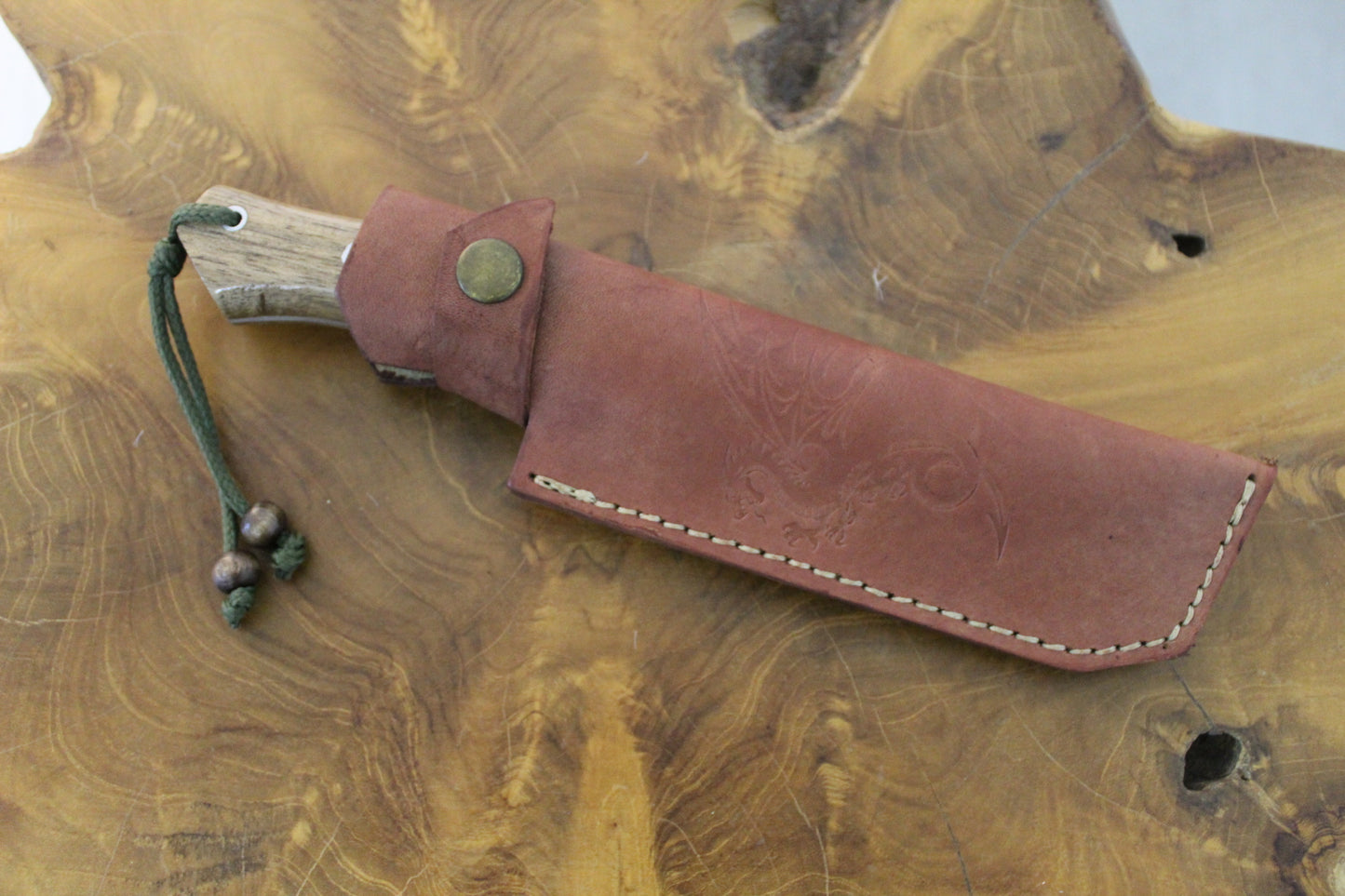 Handgemachtes Jagdmesser Personalisiert mit Lederscheide