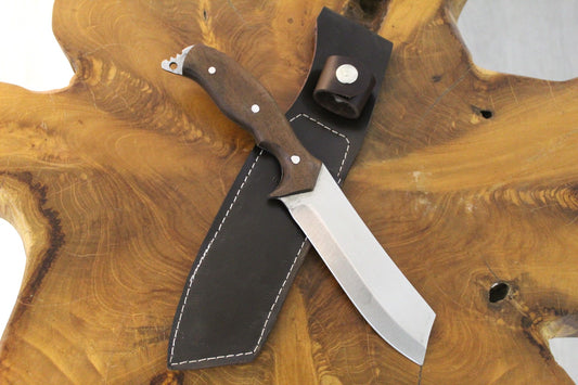 Personalisiertes Tanto Jagdmesser mit Walnussholz Griff