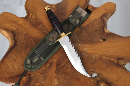 Personalisiertes Jagdmesser mit Etui