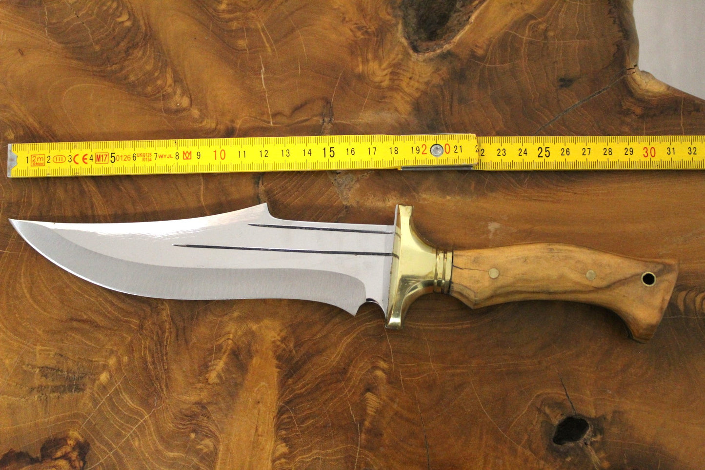 Walnussholzgriff Jagdmesser Handgefertigt und Personalisiert
